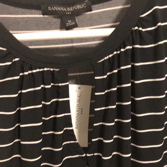 Banana republic top. Black with white stripes - Picture 3 of 7